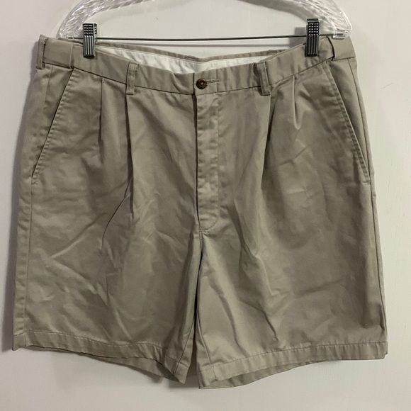 Men’s Haggar Shorts Size 38 waist, 100% cotton, good condition - Picture 1 of 4